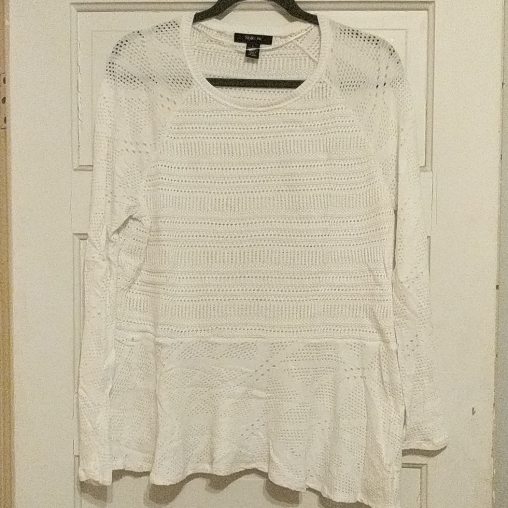 White long sleeve knit shirt